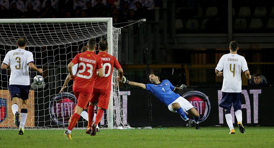 AG live-意大利队遭遇惨败，锁定小组出线形势堪忧