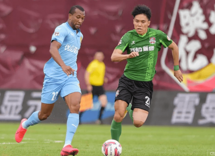 AG网址-成都谢菲联抢分成功，全队队员士气高涨