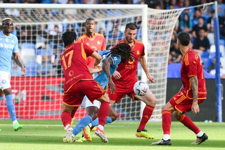 AG集团-罗马客场击败那不勒斯,继续保持不败的原因